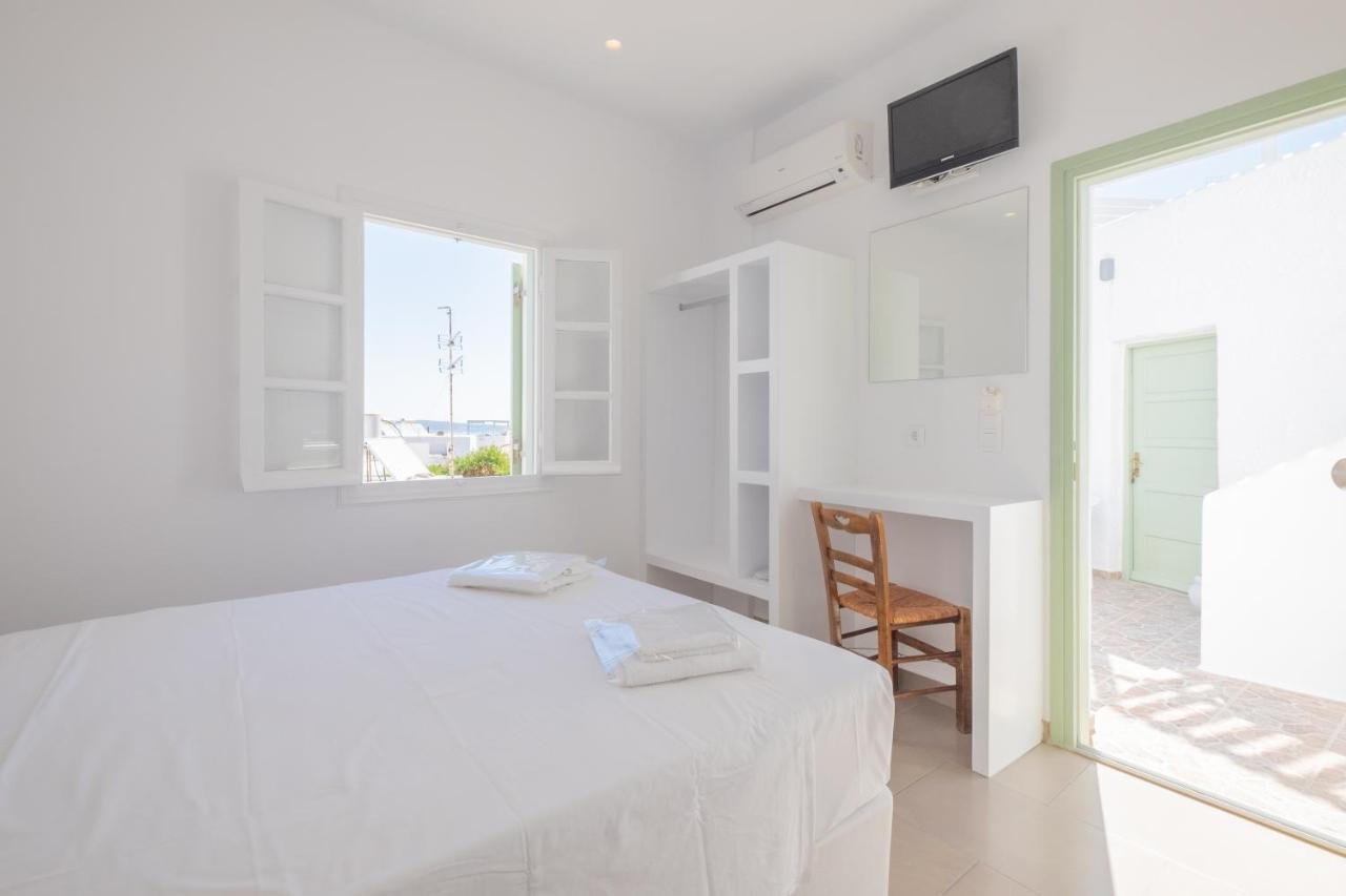 Lorenzo Studios And Suites Paros Naousa  Exterior photo