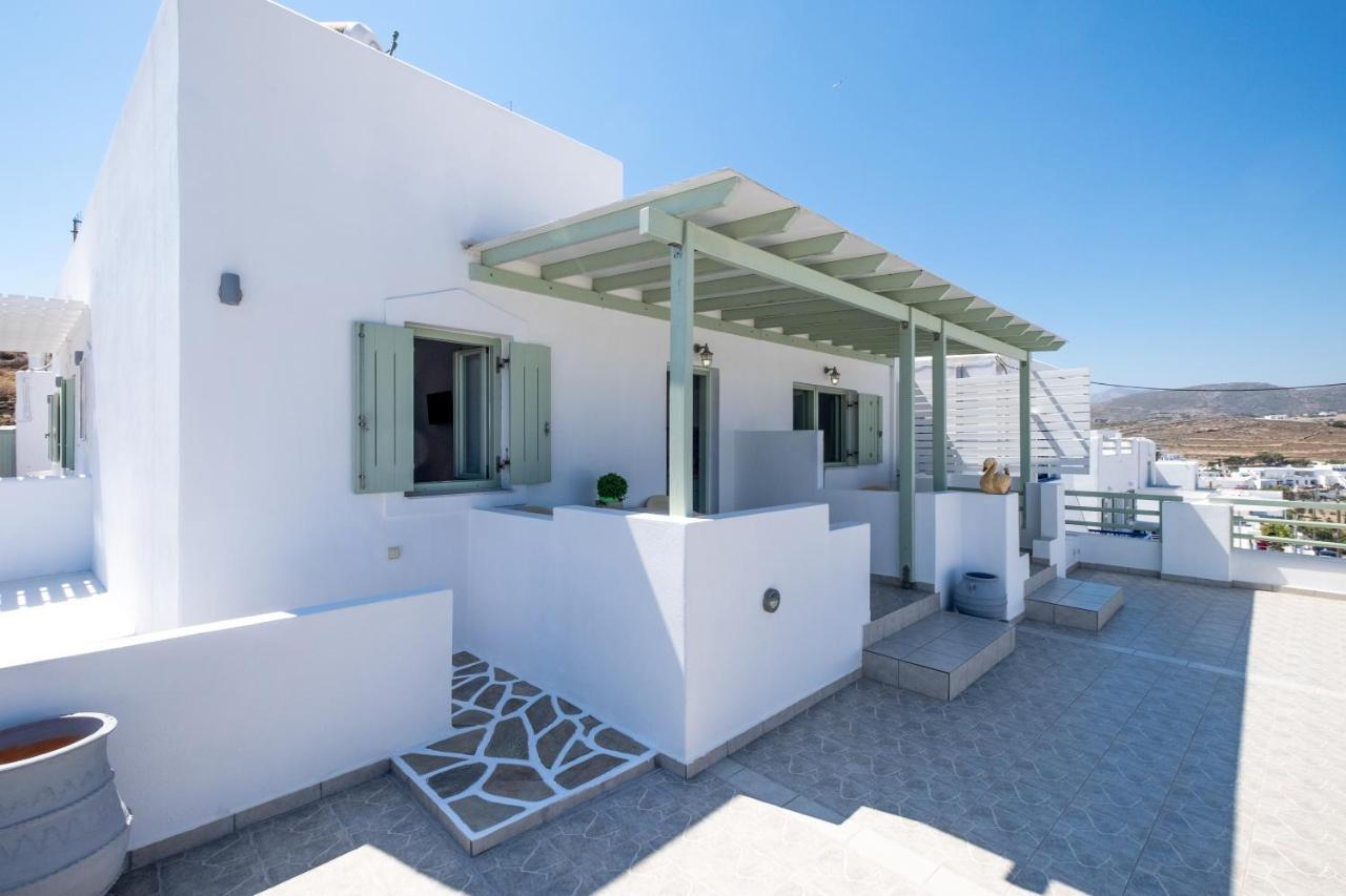 Lorenzo Studios And Suites Paros Naousa  Exterior photo